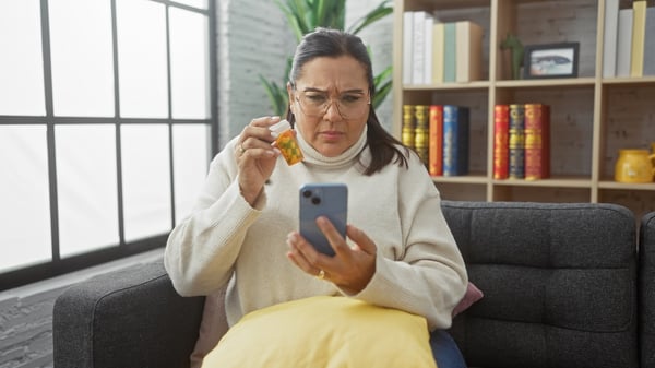 patient calling remote pharmacist about medication