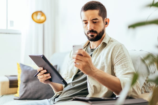 remote clinical pharmacist using digital pharmacy technology to manage patient care