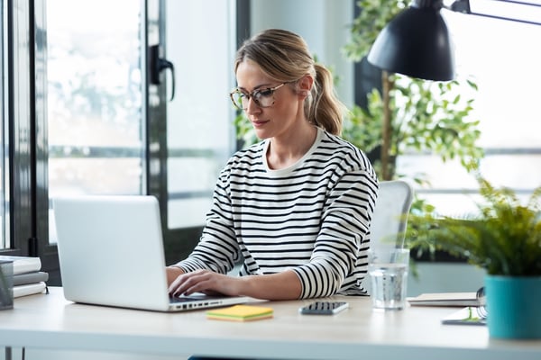 remote mtm pharmacist providing telepharmacy services on laptop